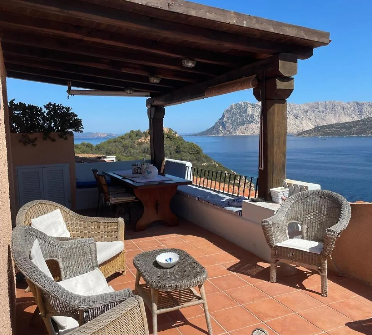 Apartment Punta Est Bellissimo 3 Camere Vista Mare Capo Coda Cavallo Italy